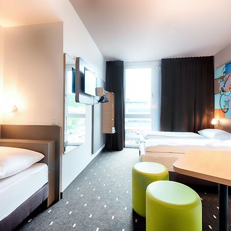B&B Hotel Stuttgart-Neckarhafen ภายนอก รูปภาพ
