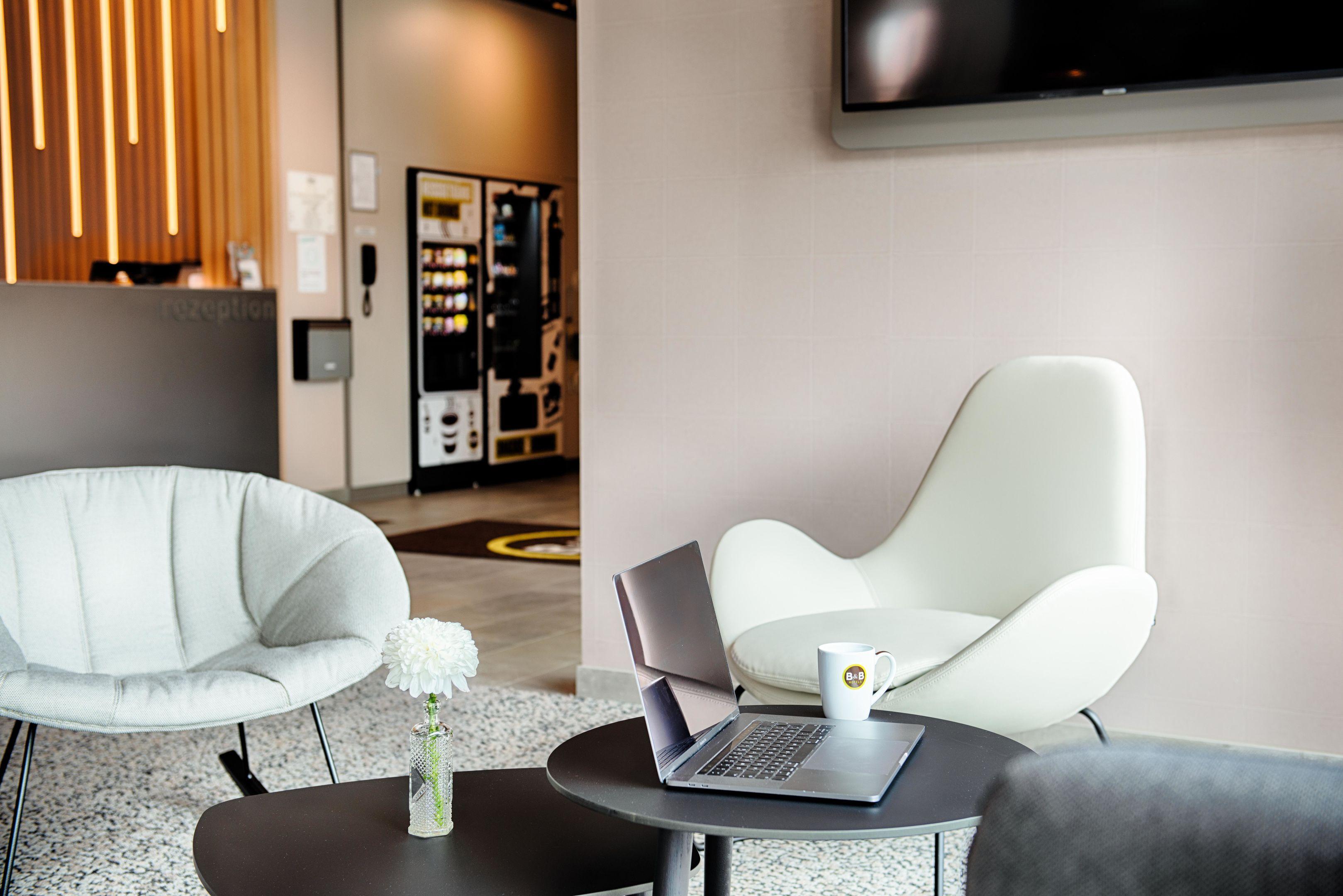 B&B Hotel Stuttgart-Neckarhafen ภายนอก รูปภาพ