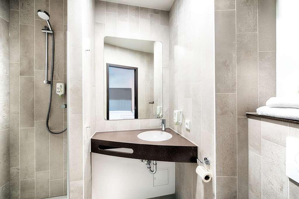 B&B Hotel Stuttgart-Neckarhafen ห้อง รูปภาพ
